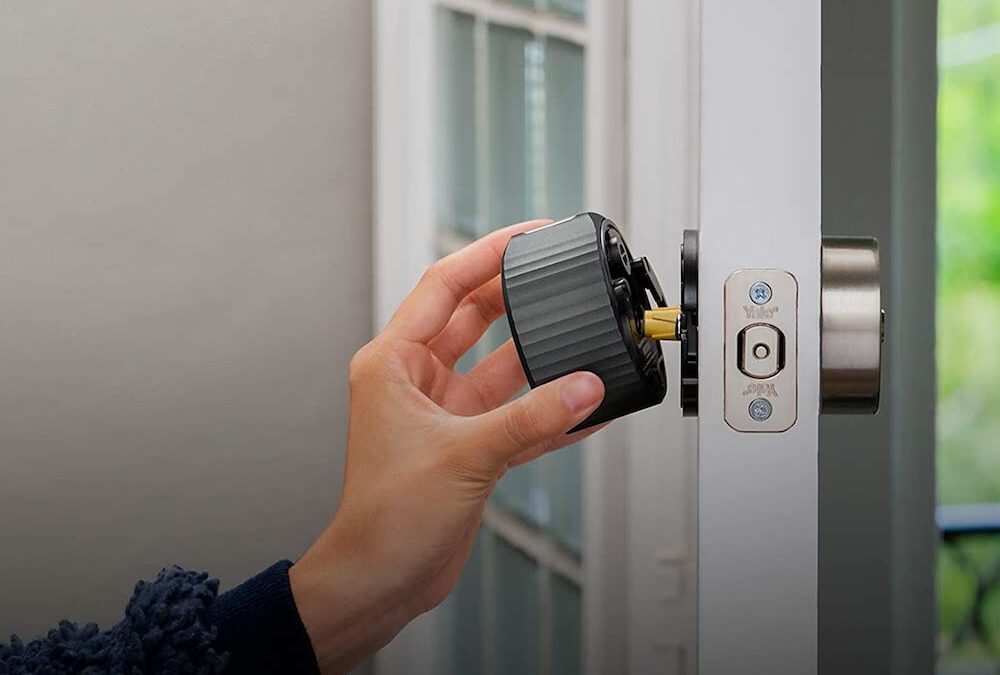 7 Best Smart Locks Suited for Apartments (for 2024)